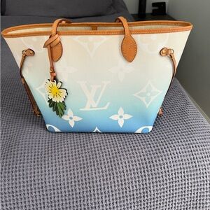 Louis Vuitton By the Pool MM